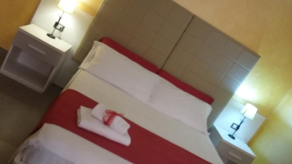 Giorgia Airport Apartment Fiumicino Bagian luar foto