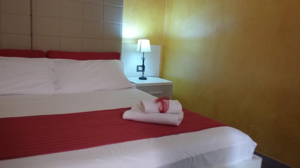 Giorgia Airport Apartment Fiumicino Bagian luar foto